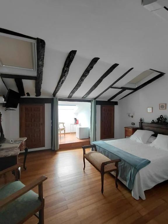 Habitación Doble con baño - 1 o 2 camas — Casona De Linares