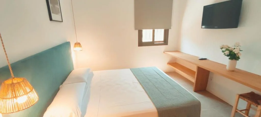 Standaard Driepersoonskamer — Castell de Lô