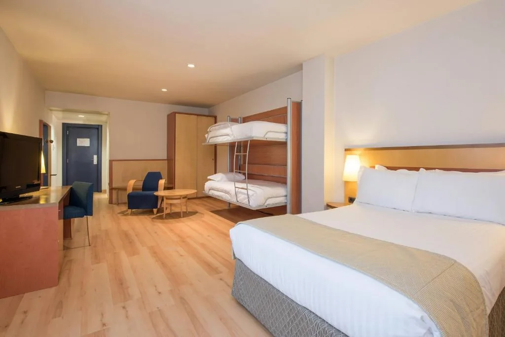 ファミリールーム（大人2名＋子ども2名） — Castellón Center, Affiliated by Meliá Hotel