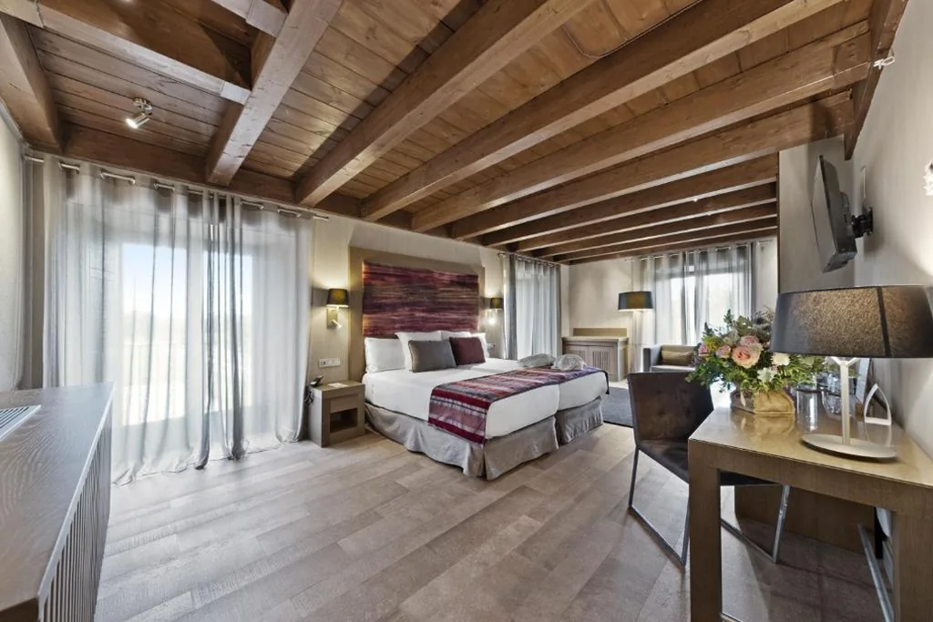Junior Suite met toegang tot de spa — Castilla Termal Monasterio de Valbuena - Small Luxury Hotels
