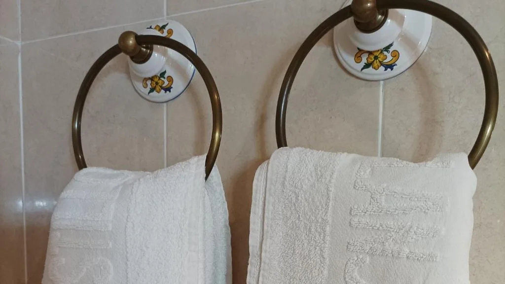 Kamer met groot tweepersoonsbed — Castillo Lanjaron