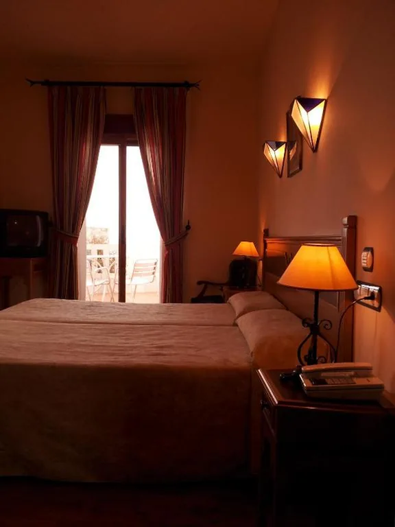 Tweepersoonskamer - 1 of 2 bedden — Castillo Lanjaron
