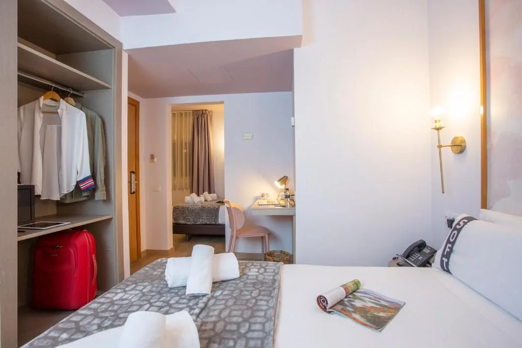Habitación Triple — Casual Colours Barcelona by Casual Hoteles