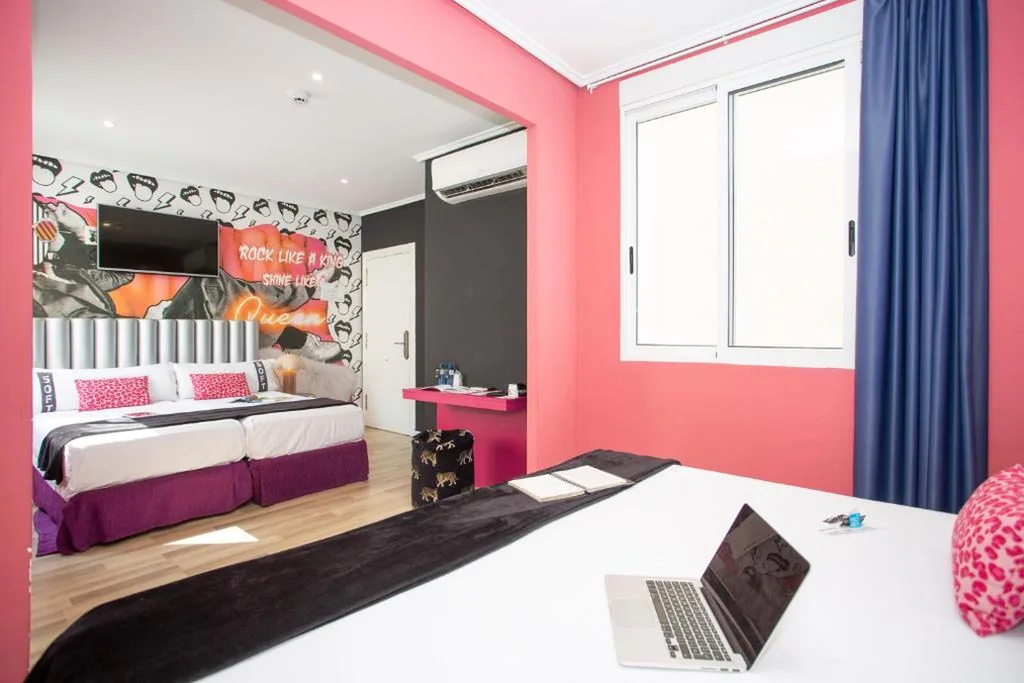 Chambre quadruple économique intérieure — Casual Vintage Valencia by Casual Hoteles
