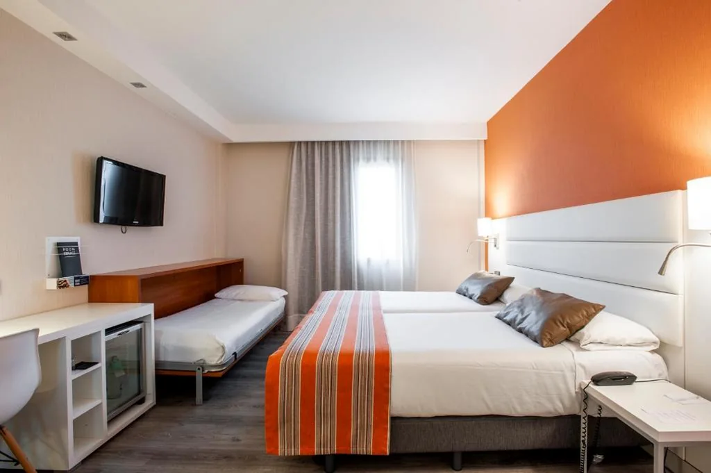 Quarto Triplo (2 adultos + 1 criança) — Catalonia Conde de Floridablanca