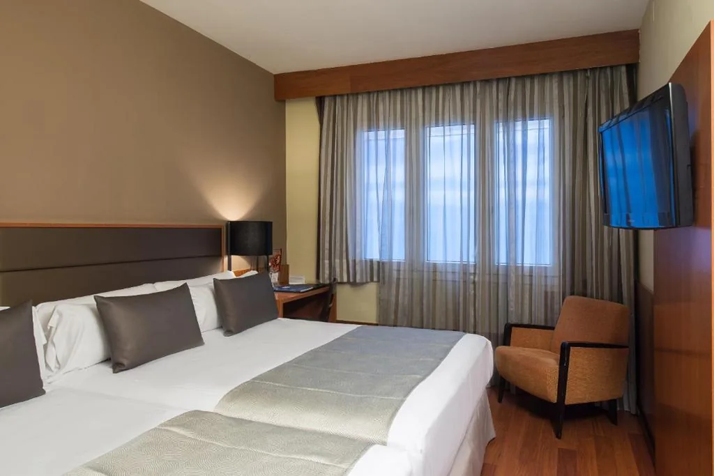 Habitación Familiar (2 adultos y 2 niños) — Catalonia Diagonal Centro