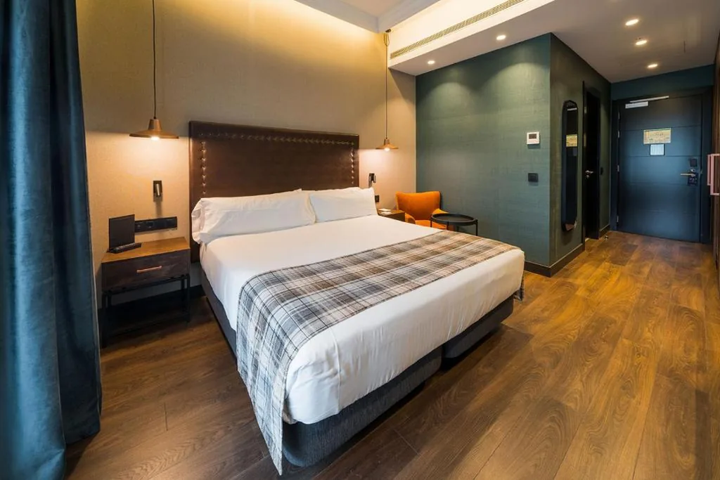 Familienzimmer — Catalonia Donosti