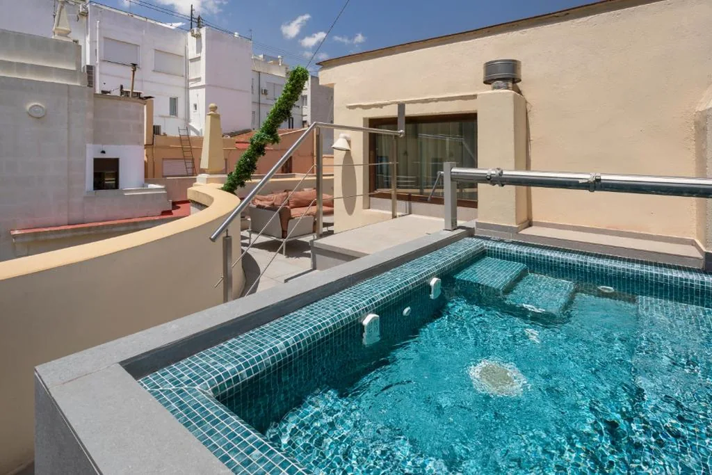 Suite Junior con piscina privata — Catalonia Excelsior
