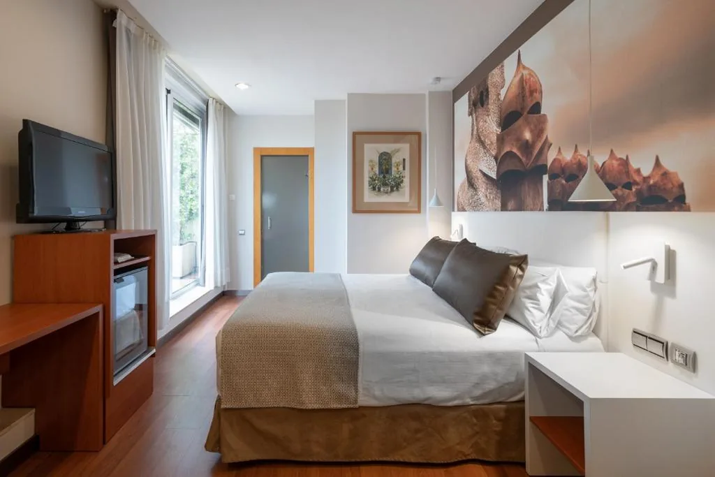 Superior-Doppelzimmer mit Terrasse — Catalonia Gracia