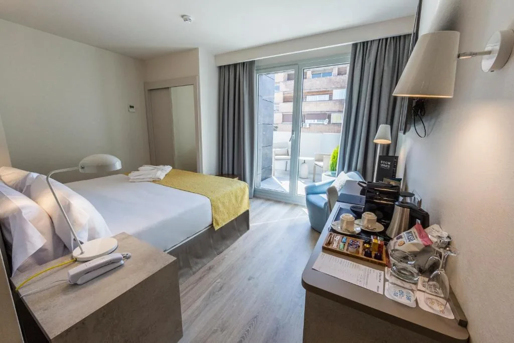 Quarto Duplo com terraço — Catalonia Granada
