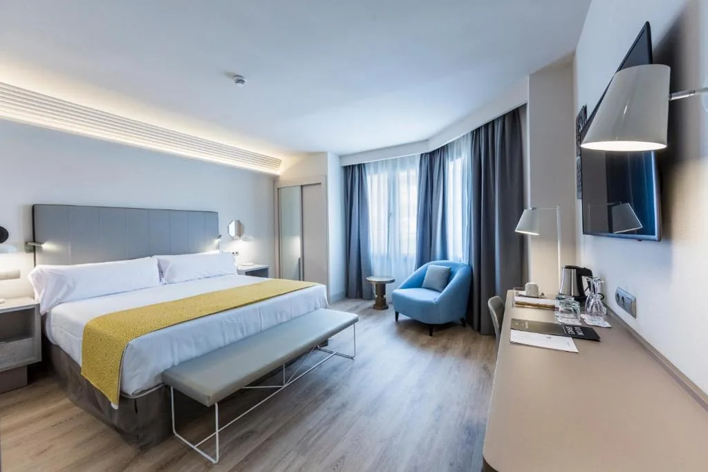 Quarto Duplo Superior — Catalonia Granada