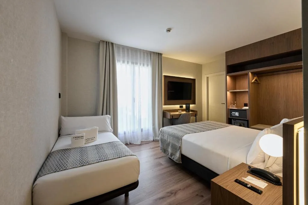 Premium-Dreibettzimmer — Catalonia La Boquería