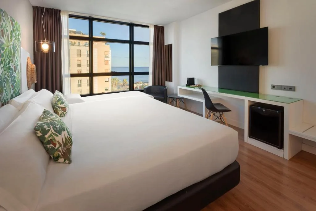 Habitación Triple con vistas — Catalonia Málaga