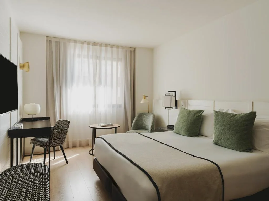 Habitación urbana con cama supletoria — Catalonia Molina Lario
