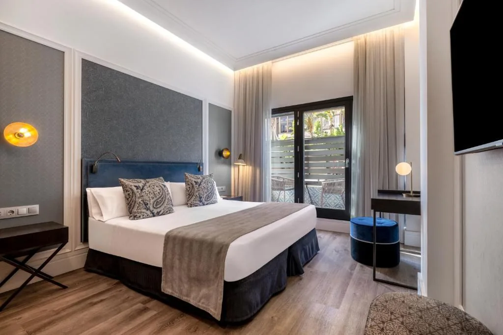 Premium-Zimmer mit Terrasse — Catalonia Plaza Catalunya