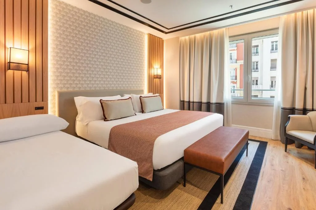 Superior Triple Room with Gran Vía View — Catalonia Plaza España Hotel & Spa