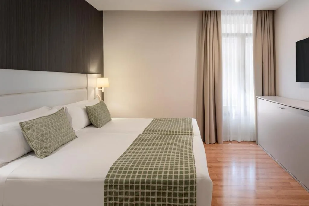 Dreibettzimmer — Catalonia Plaza Mayor Salamanca