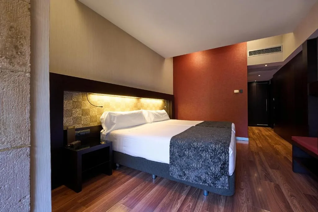 Chambre supérieure avec terrasse — Catalonia Port