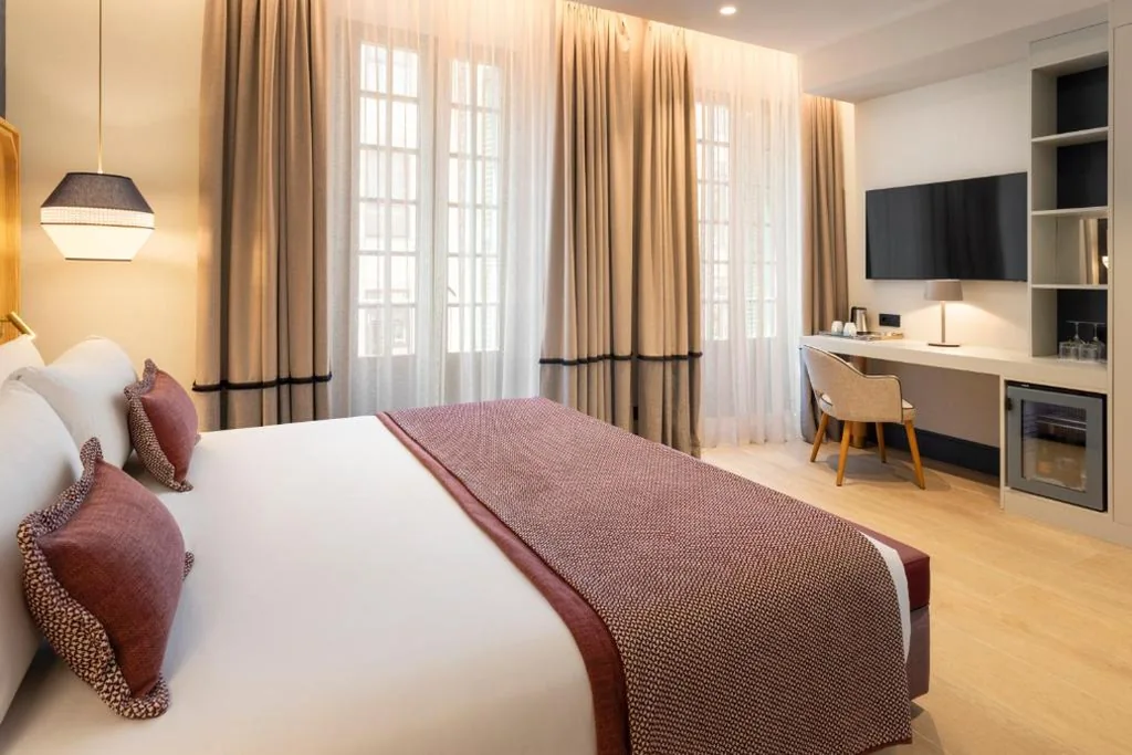 Habitación Triple Superior (2 adultos + 1 niño) — Catalonia Puerta del Mar
