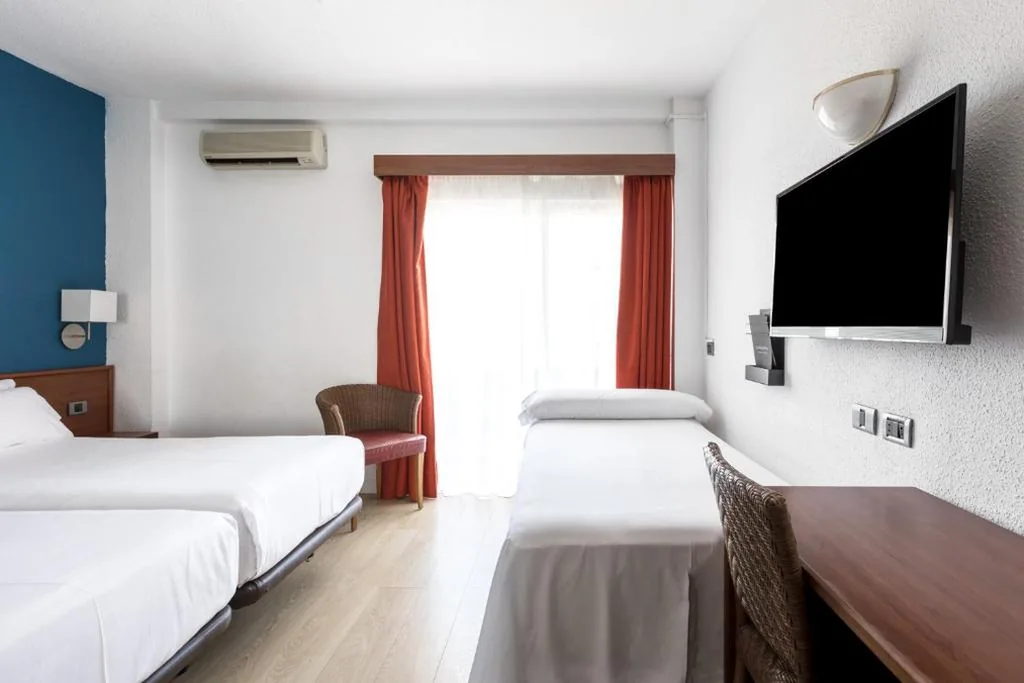 Quarto Triplo (3 adultos) — Catalonia Punta del Rey