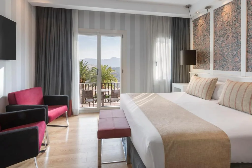 Habitación Doble Superior con terraza — Catalonia Reina Victoria