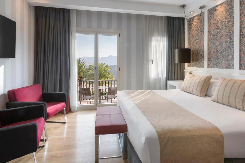 Suite Junior con terraza — Catalonia Reina Victoria