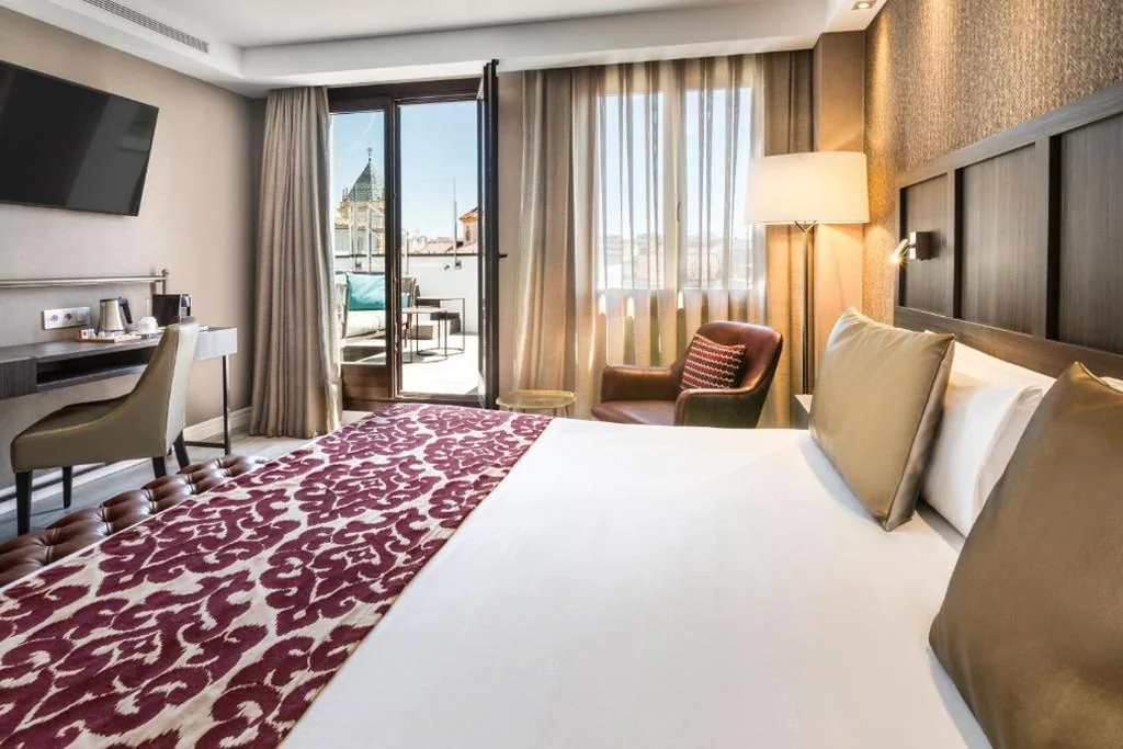 Junior Suite con piscina privata — Catalonia Ronda