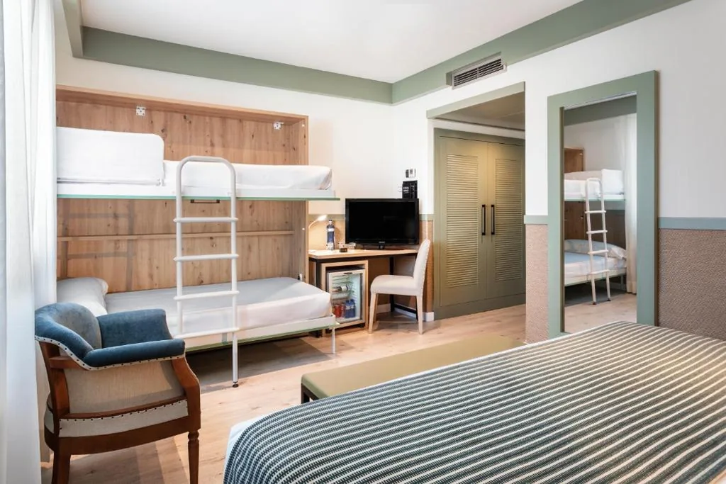 Quarto Familiar — Catalonia Santa Justa