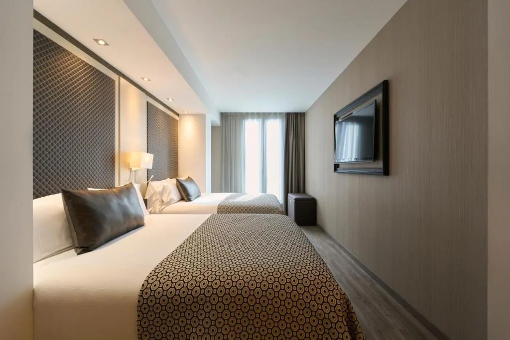 Superior Double Room - 2 Beds — Catalonia Square 4* Sup