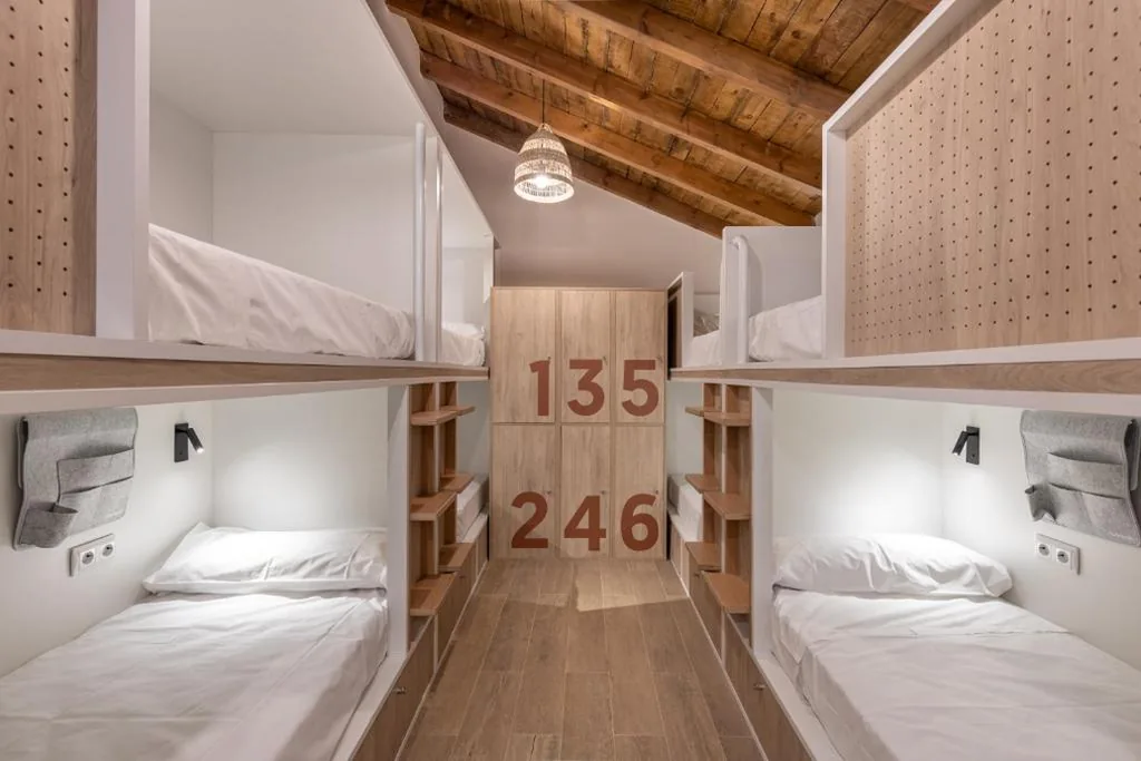Cama Individual em Quarto Partilhado Feminino — Cats Hostel Córdoba