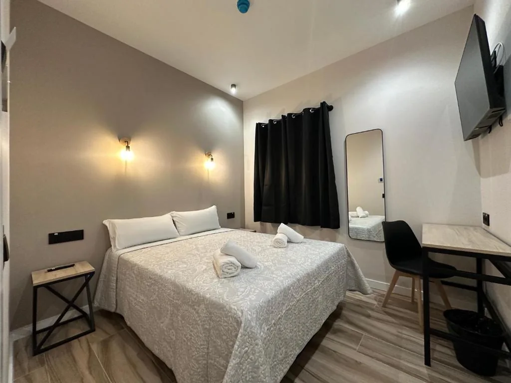 Habitación Doble Económica — CC Opera Suites