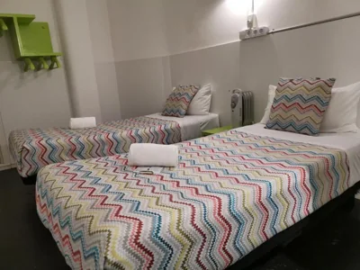 Central and Basic Universitat for YOUNG HOSTEL — Foto 6