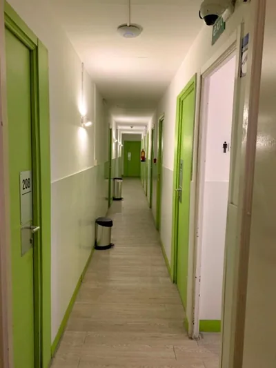 Central and Basic Universitat for YOUNG HOSTEL — Foto 12
