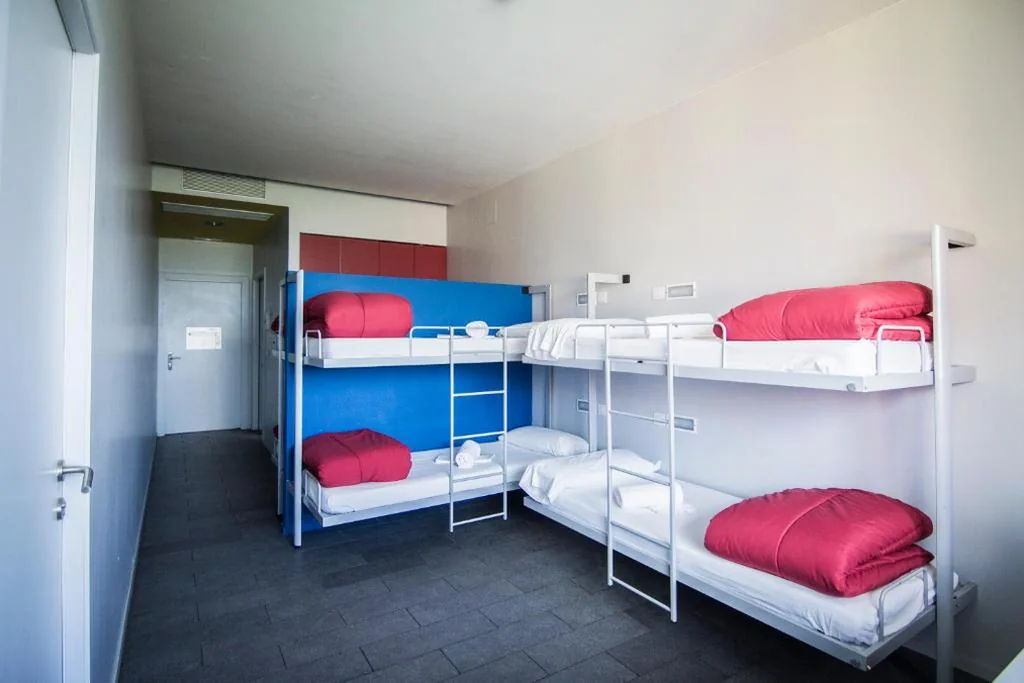 Habitación cuádruple — Centre Esplai Albergue