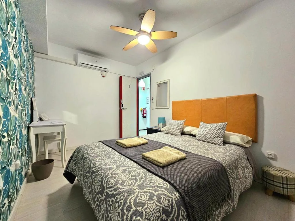 Chambre double avec salle de bains commune — Centric Rooms Mercado