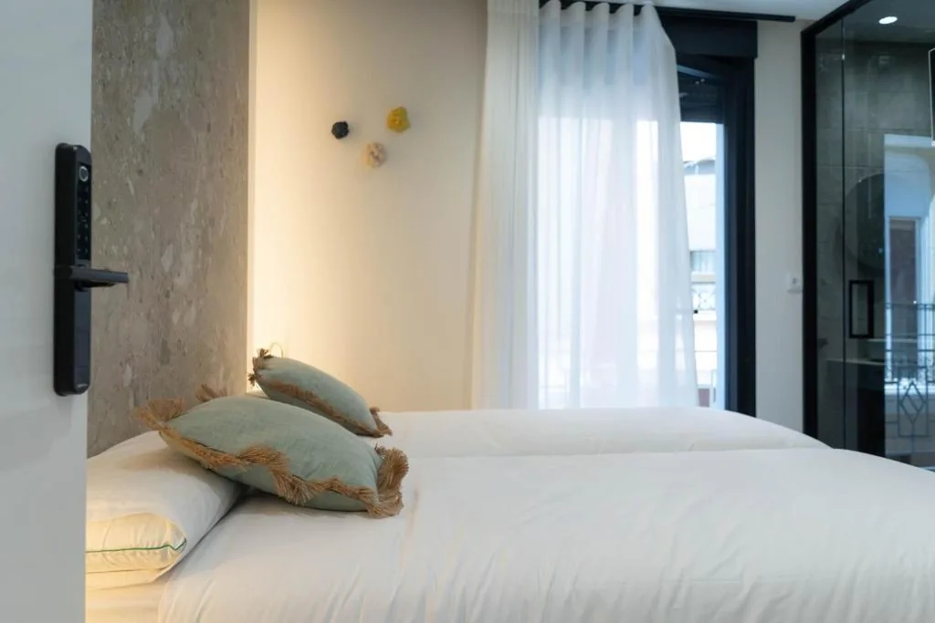 Ceramic Rooms Boutique Hostel