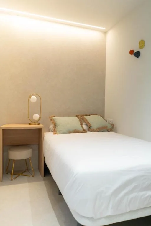 Camera singola adattata per persone con mobilità ridotta — Ceramic Rooms Boutique Hostel