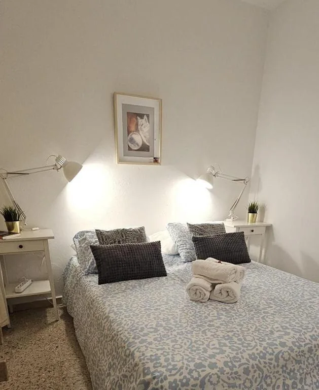 Estudio Deluxe con cama grande — Cervantes Grand Vacations habitaciones y loft,baño privado o compartido,cocina con agua,cafe,pasta gratis y terraza nivel superior