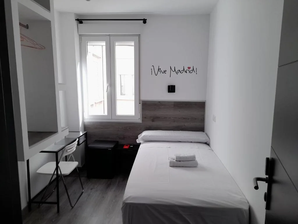 Camera Singola con bagno privato — CH Bueno