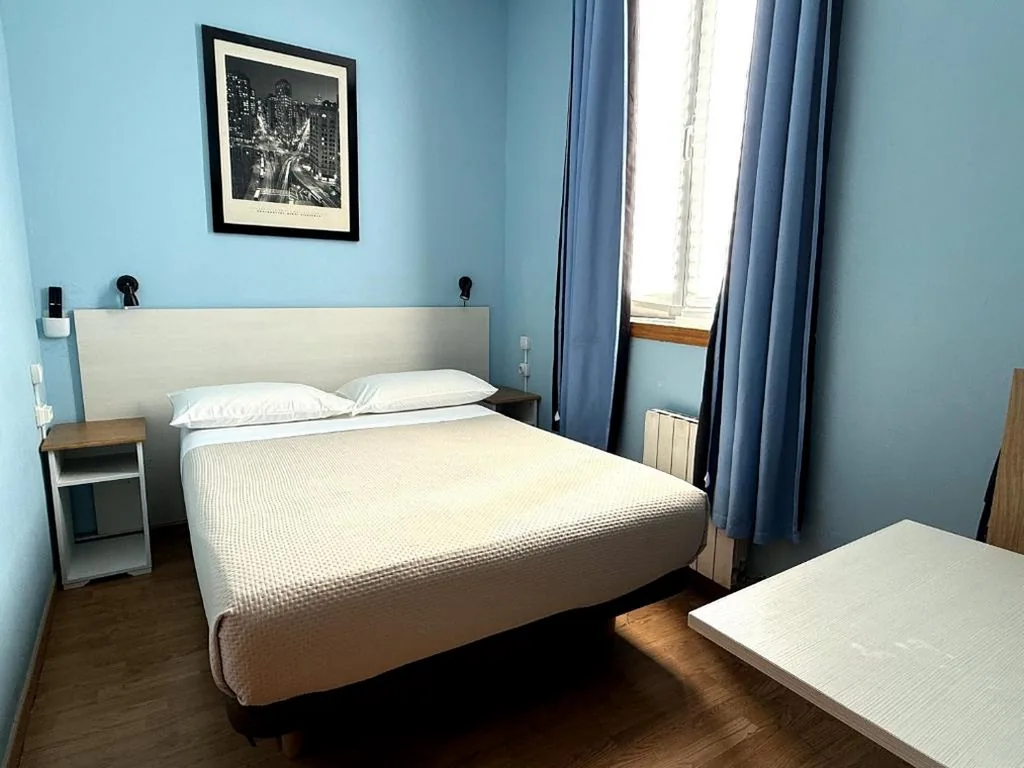 Habitación Doble con baño privado — CH Casillas