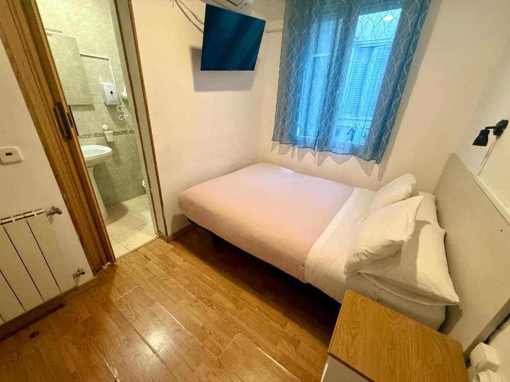 Habitación Doble con baño privado — CH Casillas