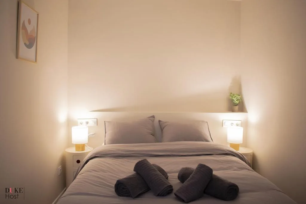 Habitación Doble con baño privado — CH Chamartín Rooms