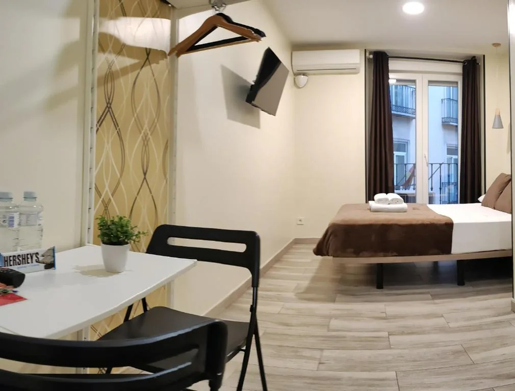 Chambre double avec balcon — CH CRUZ MADRiD