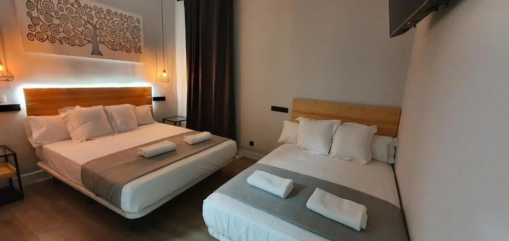 Habitación Triple Superior — CH Lemon Rooms by HEBEROOMS