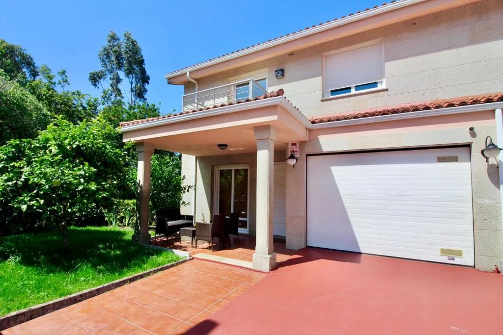 Casa de 4 dormitorios — Chalet adosado en Nantes Sanxenxo