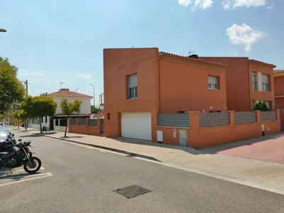Chalet amplio con Jardín y zona barbacoa. — foto 6