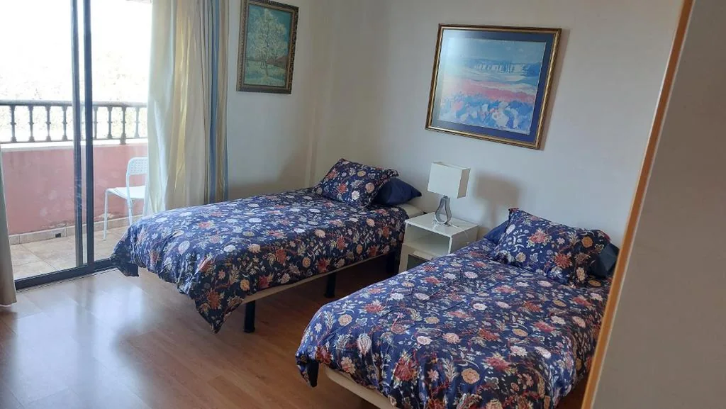 Chambre Lits Jumeaux Standard avec salle de bains commune et vue sur la mer — Chalet Anagato