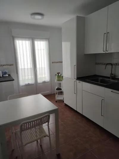 Chalet con amplio jardín — foto 4