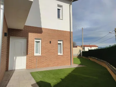 Chalet con amplio jardín — foto 6