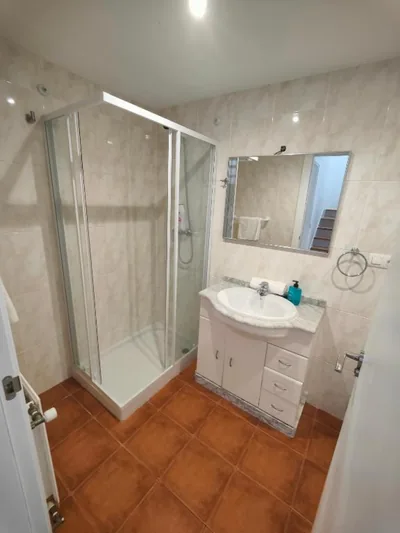 Chalet con WIFI , PS4 , garaje, 5 dormitorios, 3 baños, Santiago de Compostela — foto 3